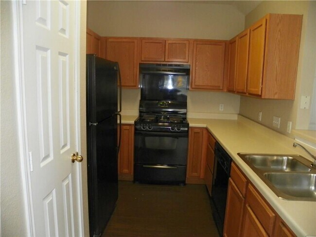 Foto del edificio - 13704 Harris Ridge Blvd