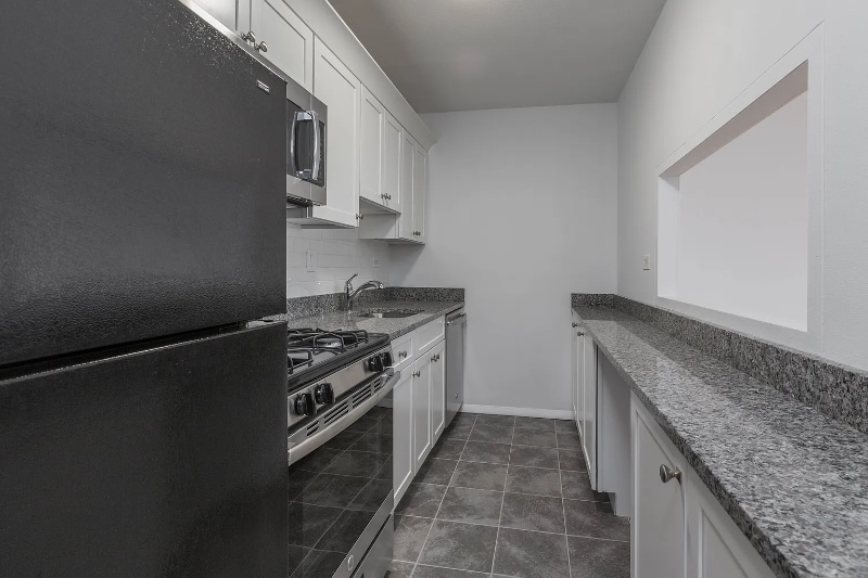 Primary Photo - 8 Whittier Pl