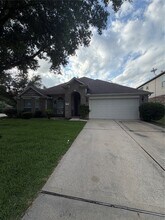 Building Photo - 2922 Sandleigh Dr