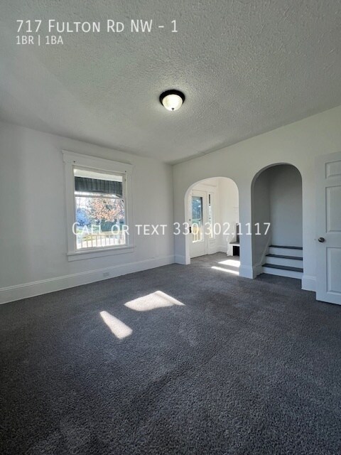 Foto del edificio - One bedroom first floor apartment for rent...