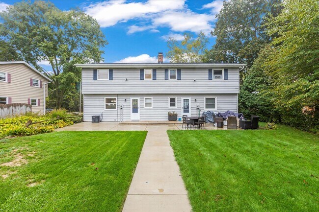 Building Photo - W56N479 Highland Dr