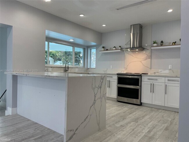 Foto del edificio - 3 br, 3 bath House - 10945 SW 172nd Ter # 0 0