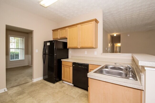 Building Photo - 1000 Maple Leaf Dr