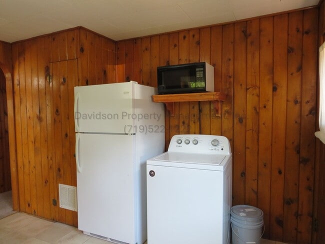 Building Photo - 1604 Dorchester Dr