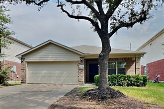 Building Photo - 17330 Shadow Ledge Dr