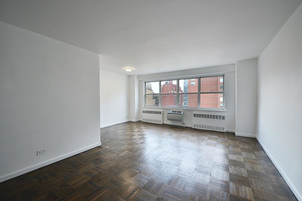 Foto principal - 300 East 71st Street