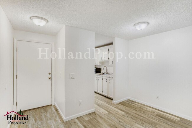 Foto del edificio - Updated 2 Bed Condo in Prime Location!