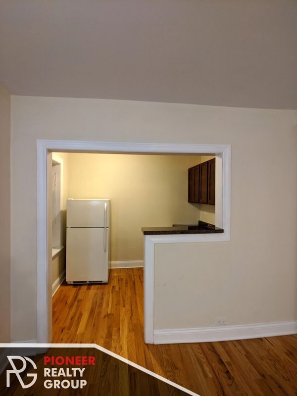 Building Photo - 1347 N Dearborn St
