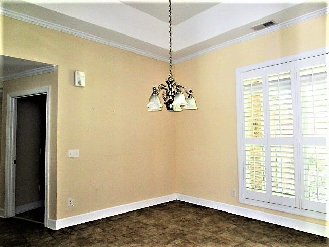 Building Photo - 420 Fairway Ln