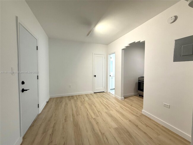 Building Photo - 641 10th St