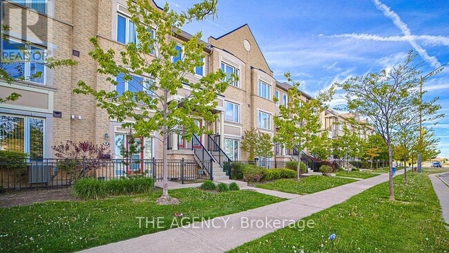 Building Photo - 2895-2895 Hazelton Pl