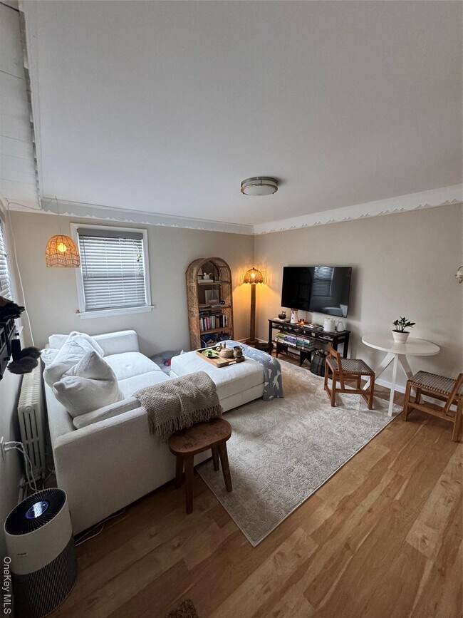 Foto del edificio - 655 E Walnut St