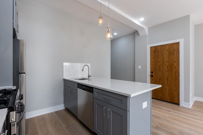 Foto del edificio - 423 W Belden Ave