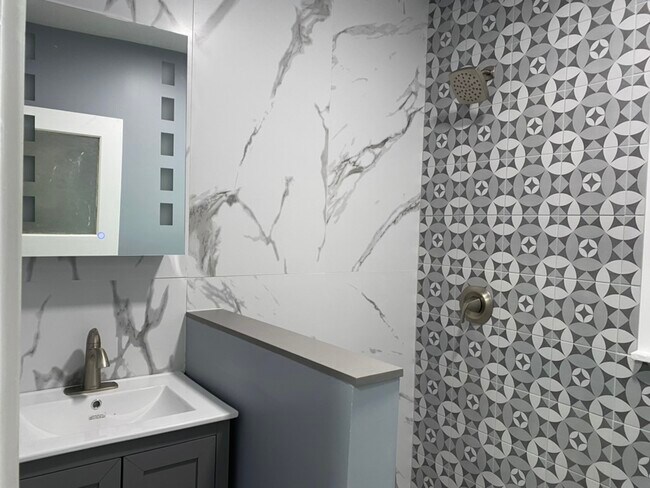 Foto del edificio - 2421 Hilgard Ave