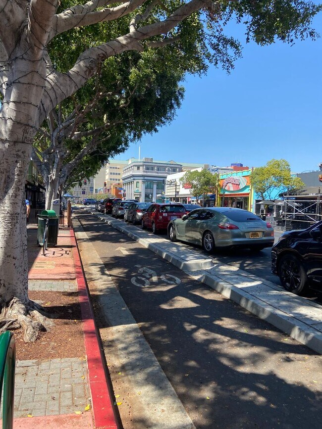 Foto del edificio - 3832 Fifth Ave