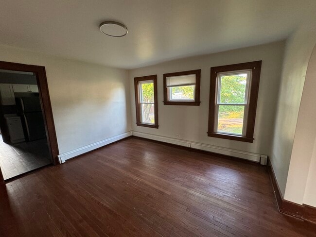 Building Photo - 4258 W Ridge Rd