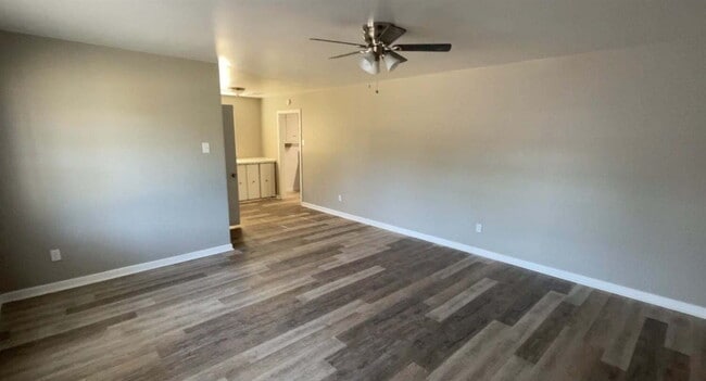 Building Photo - "Charming 3-Bed, 2-Bath Home in Lubbock with 1380 Sq Ft of Comfort!"