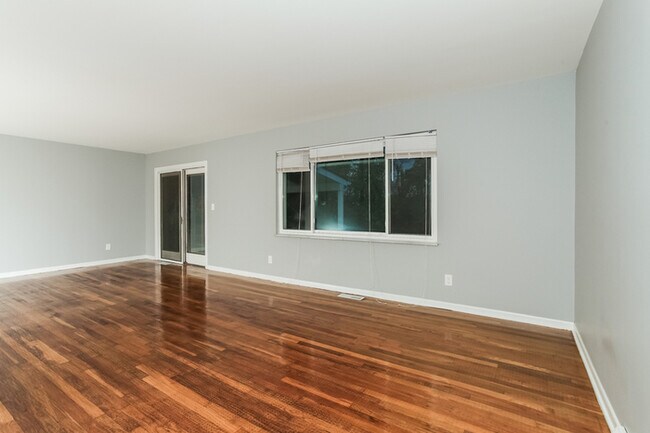 Foto del edificio - MOVE IN SPECIAL AVAILABLE