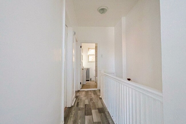 Building Photo - Well-kept 3 Bed, 1 Bath Single Family Home - Schedule your tours now!