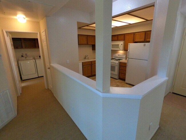 Building Photo - 5420 Sylmar Ave
