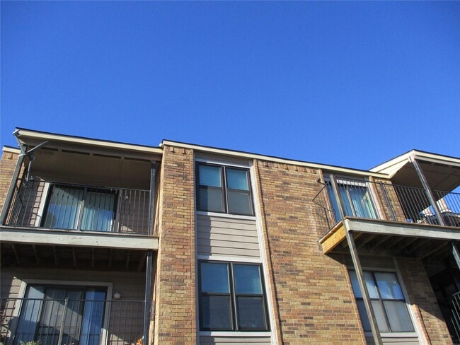 Building Photo - 8109 Skillman St