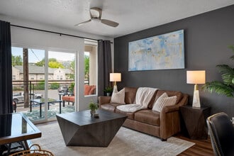 Building Photo - 380 S 400 E
