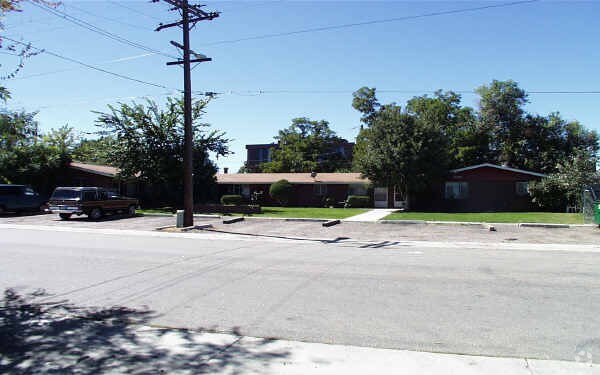 Building Photo - 3715 Upham St