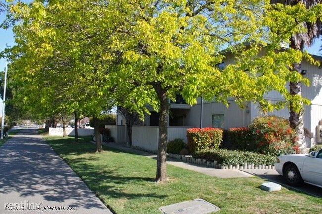 Foto del edificio - 1050 Lake Blvd