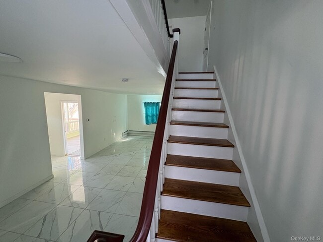 Foto del edificio - 79 Monhagen Ave