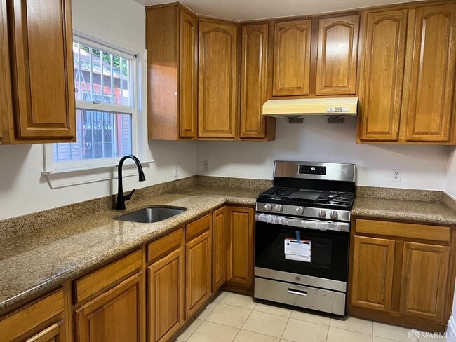 Building Photo - 1702 26th Ave