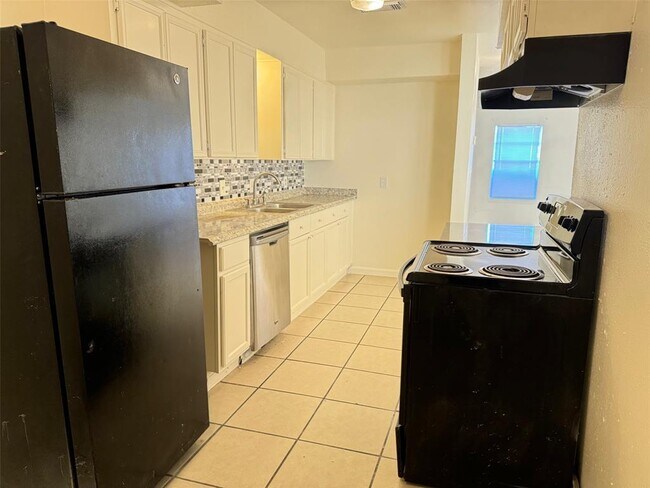 Foto del edificio - 9200 W Bellfort Ave