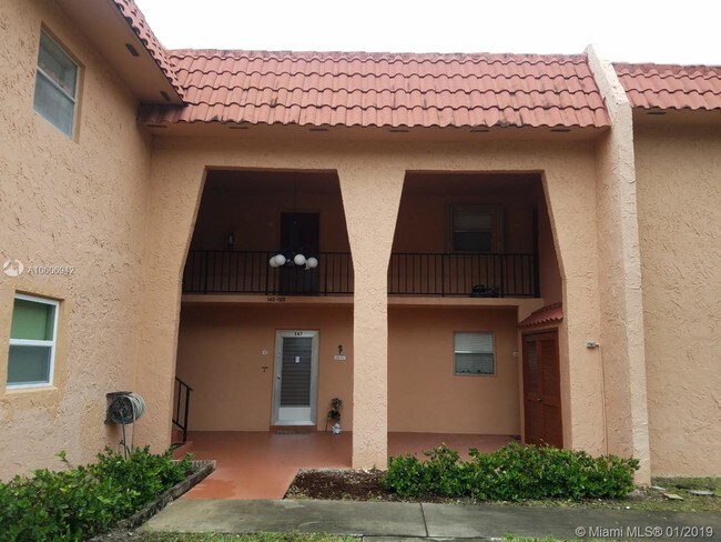 Building Photo - 155 Lake Evelyn Dr