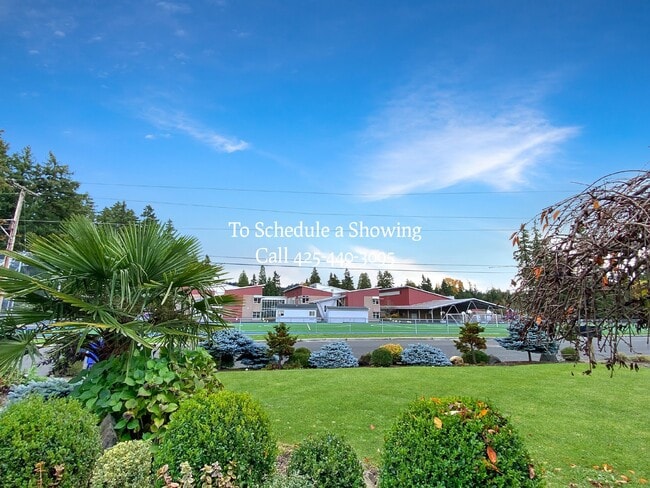 "Charming Bellevue Retreat: Spacious 2-Bed, 2-Bath with Finished Basement!" - "Charming Bellevue Retreat: Spacious 2-Bed, 2-Bath with Finished Basement!" Apartment