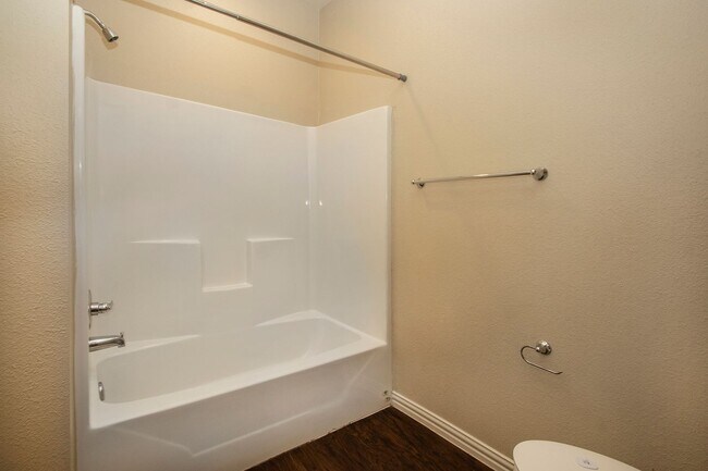 Foto del edificio - House For Lease in Denison -- 3 Bed/2 Bath