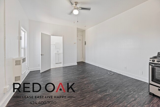 Foto del edificio - 744 Beacon Ave