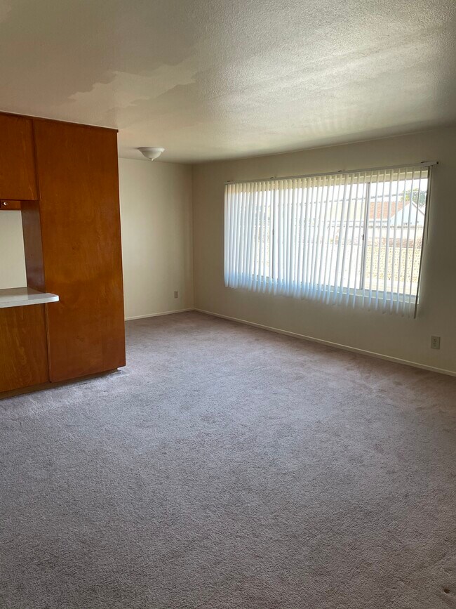 Blinds on Large Windows - 4704 Del Amo Blvd