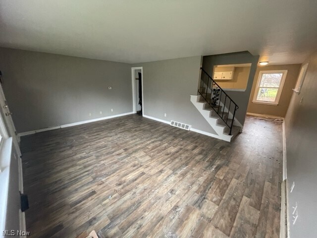 Building Photo - 229 Baldwin St