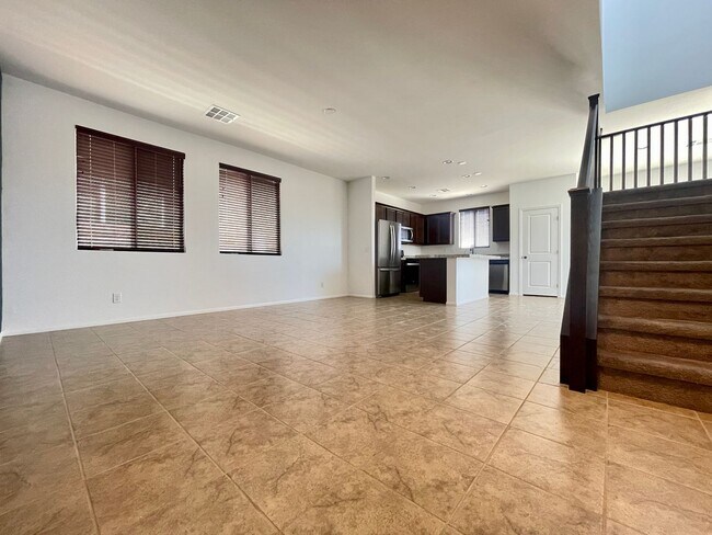 Building Photo - Amazing 3 bedroom in master planned commun...