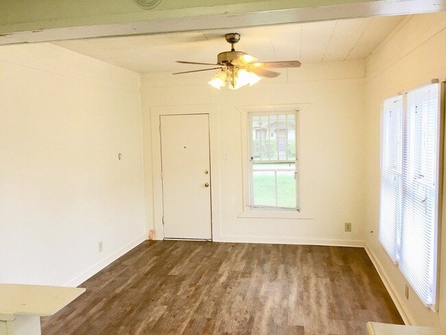 Foto del edificio - 711 10th Street