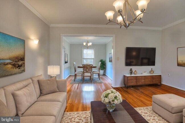 Foto del edificio - 5015 Tartan Hill Rd