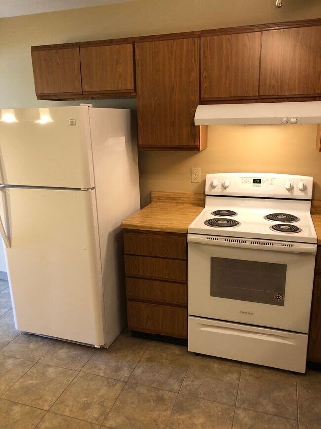 Kitchen - 1713 Rockingham Dr