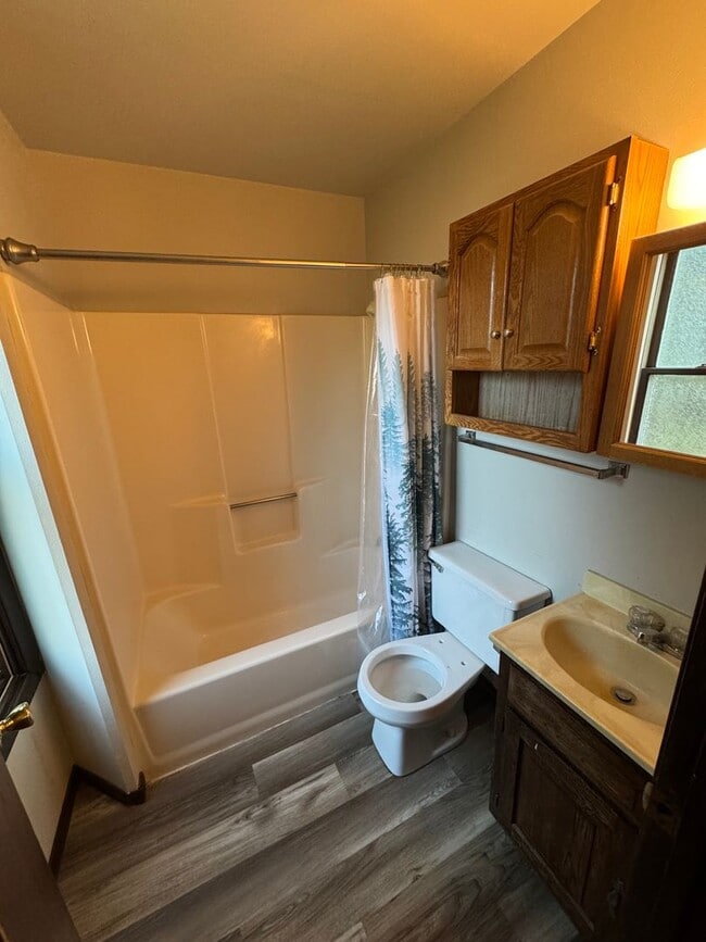 Foto del edificio - 1421 E Midway Rd