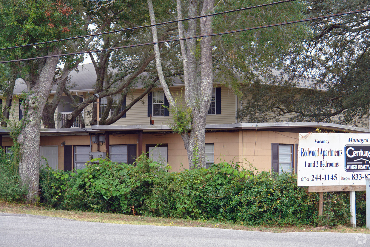 Primary Photo - Redwood Apartments