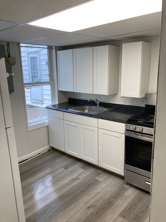 Foto del edificio - 347 1/2 Kingwood St