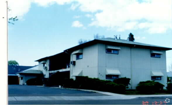 Foto del edificio - 301 Birch St
