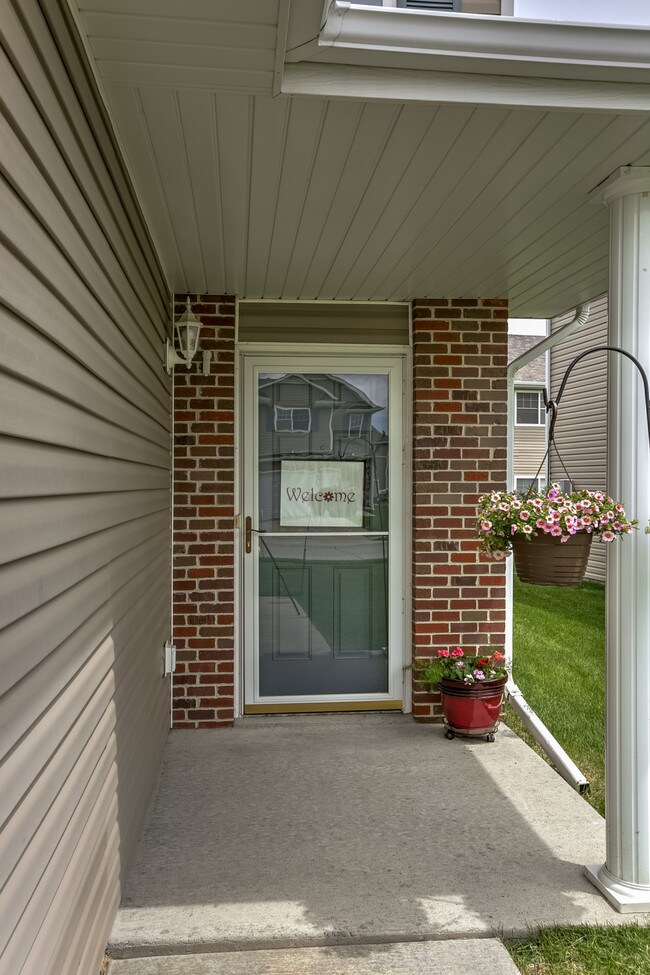 Building Photo - 1745 N 175th Ct