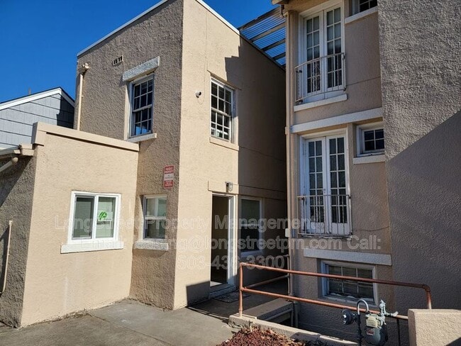 Building Photo - 205 NW Kings Blvd
