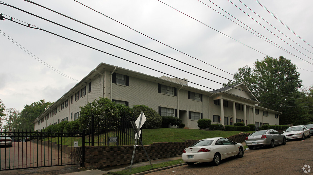 940 Bellevue Pl - Nejam Properties
