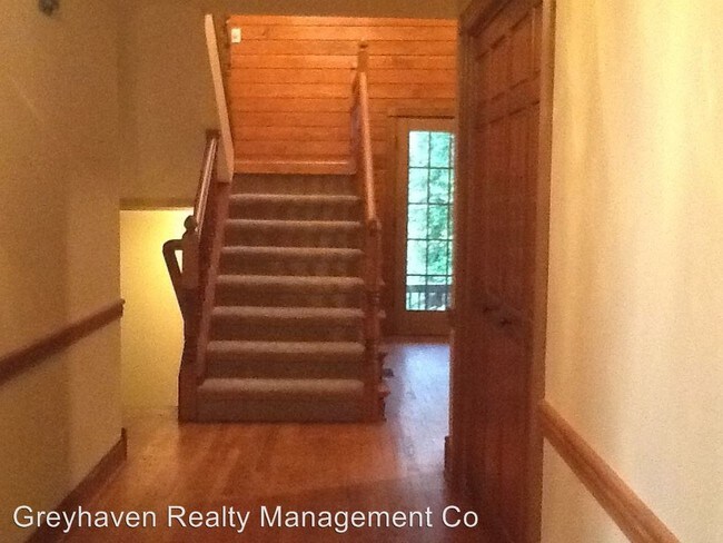 Building Photo - 5 br, 3.5 bath House - 1511 East Brow