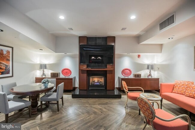 Building Photo - 1600 Arch St